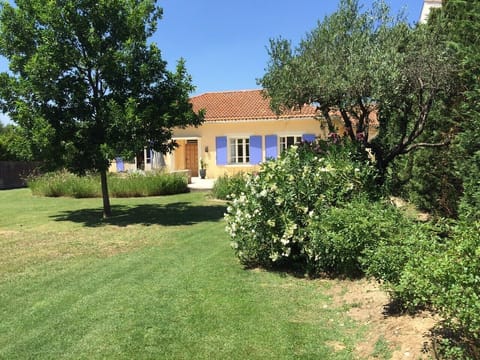 Le Canari is a beautiful, private villa just steps to the heart of St Remy.  