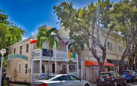 Enter from behind the Irish bar at 506 Southard St