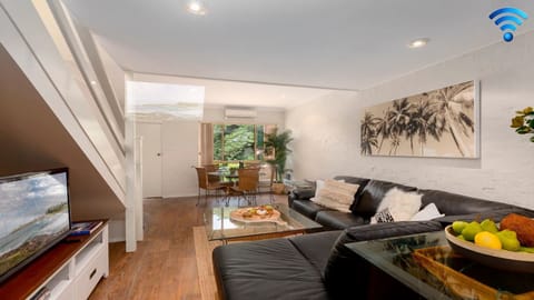 Tehidy Townhouse | Lounge Room