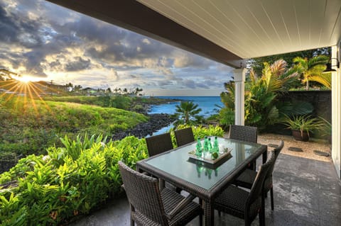 Hale Honu Back Lanai