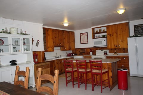 The Vintage Kitchen