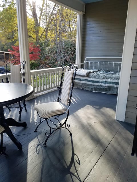 The Piazza, dine and nap..