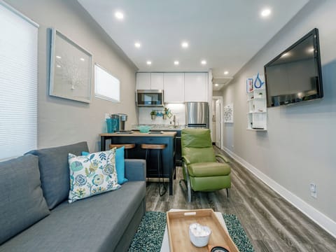Modern living space, updated throughout the place, clean and bright