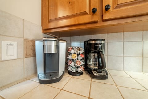 Coffee Time! / Keurig Coffee Brewer with Pods / Drip Coffee Maker