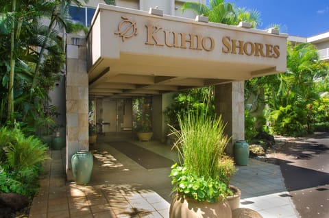 KUHIO SHORES BUILDING ENTRY