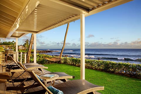 EXTERIOR LANAI AREA PERFECT FOR LOUNGING