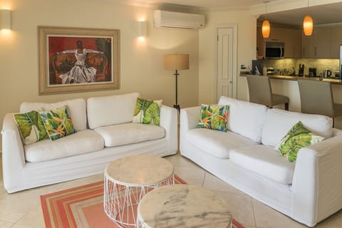 Your home away from home....large bright room with comfy sofas