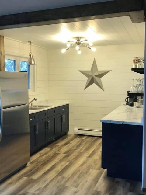 Newly remodeled downstairs wet bar!