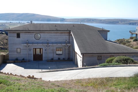 Large 5 bedroom house with commanding views