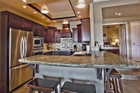 Elegantly upgraded kitchen with EVERYTHING you will need...
