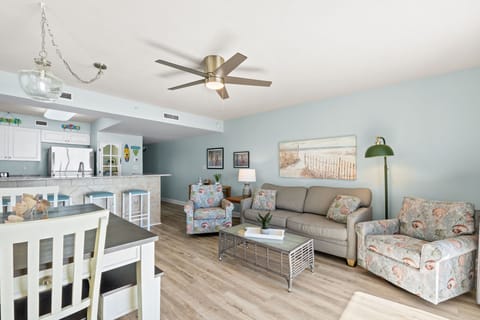 Op-en Concept Floor Plan - Enjoy a snack at the breakfast bar!