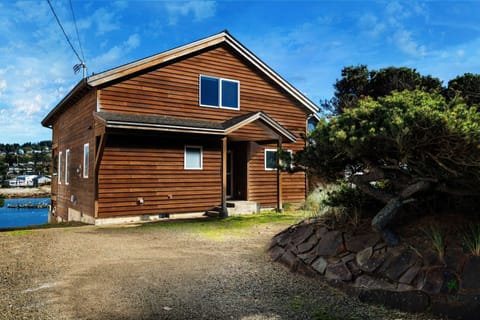 Comfortable home on the nestucca river. Easy access to the beach and local shops. Clean and quiet.  -David