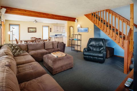 Cute, clean house with balconies and a beautiful view of the river. Short walk to a gorgeous beach.  -Carley