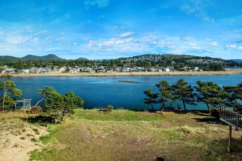 Welcome to River's Edge Retreat. We hope we get to host you at this charming Pacific City rental. Please reach out with any questions.
