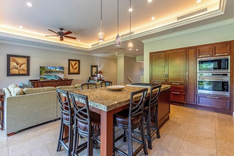 Seating for six at the kitchen island