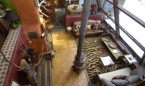 Living room from upper balcony...