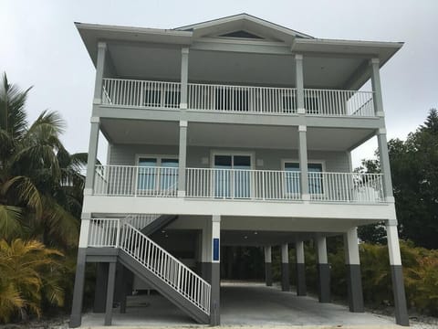 Beautiful Beach House
STR#191210   