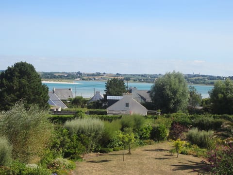 Sea view cottage (4/6 people) 300 meters from sandy beaches House in Finistere