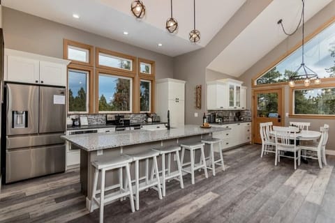 Large Kitchen with new appliances
