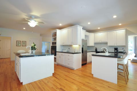 1 of 2 Kitchens, Stainless Appliances, Fully Equipped, 2 Dishwashers