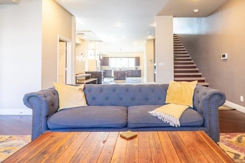 Fantastic open floor plan living area.