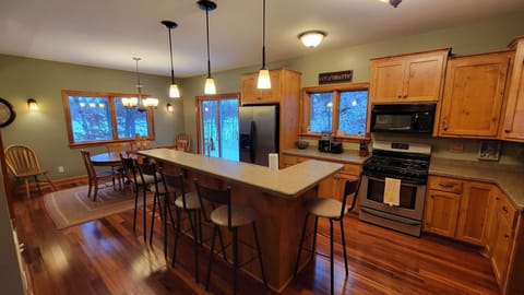 Full Kitchen & Pantry