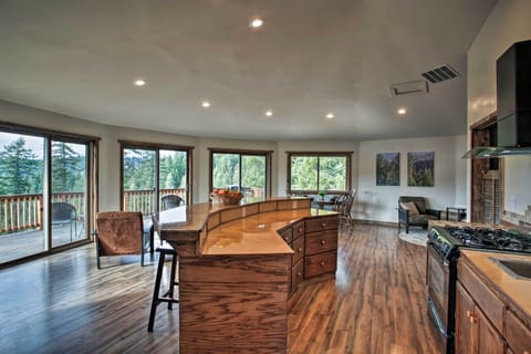 Kitchen | Upper Level