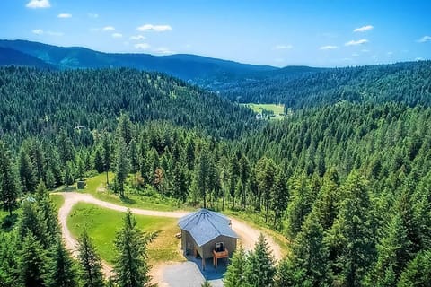 Coeur d'Alene Vacation Rental | 3BR | 2.5BA | Stairs Required | 2,100 Sq Ft