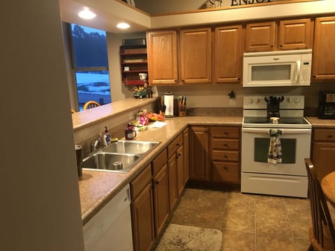 The perfect place to prepare your meals, with everything you need to do so.