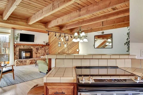 Fully Equipped Kitchen with Stainless Steel Appliances