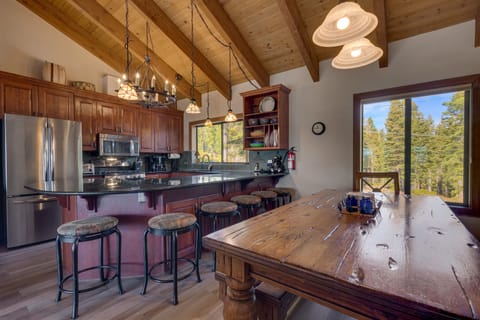 Full View of Kitchen Area