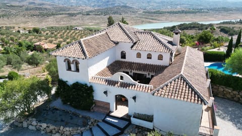 Cortijo with Lake View