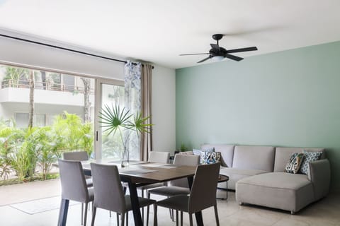 Abundant natural lights from floor-to-ceiling sliding front doors