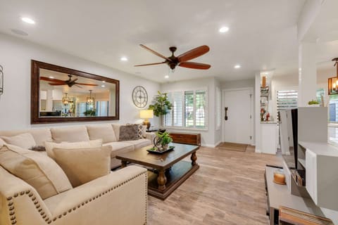 Feel at home in this beautifully renovated unit!  Enjoy the bright and open floor plan!
