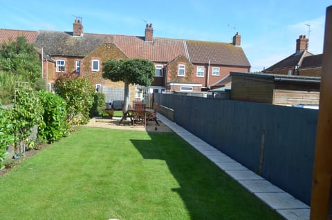Garden - looking towards cottage