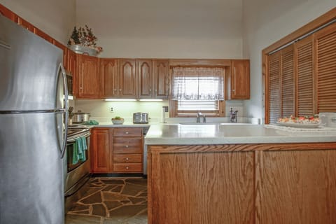 Here is the kitchen.