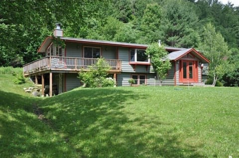 The East Hills Home - Serene Country Setting yet Very Close to Okemo 