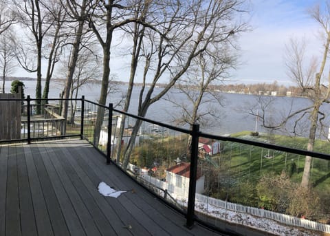 Main level Balcony