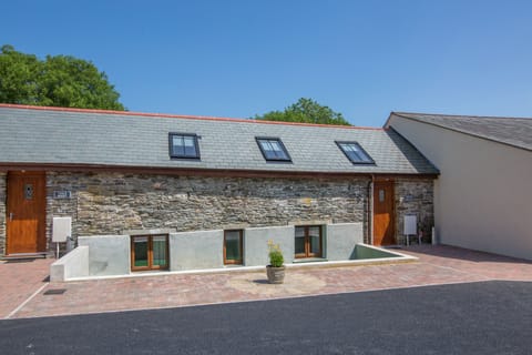 Milking Parlour
Sleeps 4