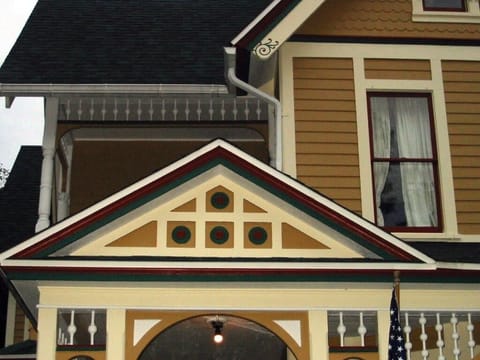 Weeping Willow's classic Queen Anne Victorian and 'East Lake' design & colors