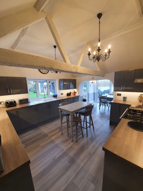 Fantastic New contemporary kitchen 
