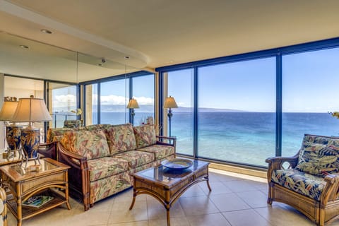 Floor to ceiling, wall to wall ocean views with a queen sized sofa bed for two!