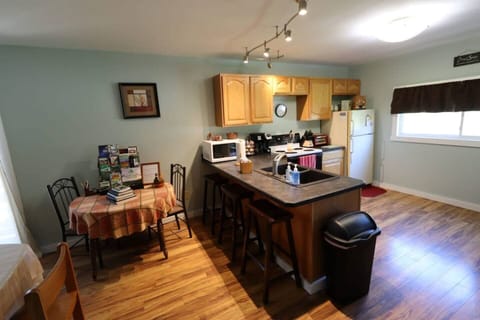 Full & Complete Kitchen for you