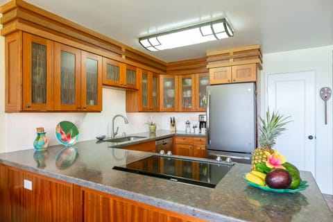 New Kitchen with Mahogany and Sapele cabinets. All new appliances. 