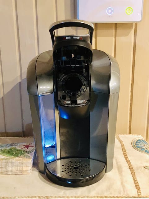 Keurig coffee maker with complimentary K cups
