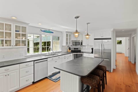 Kitchen | 1st Floor | Dishwasher | Keurig | Cooking Basics