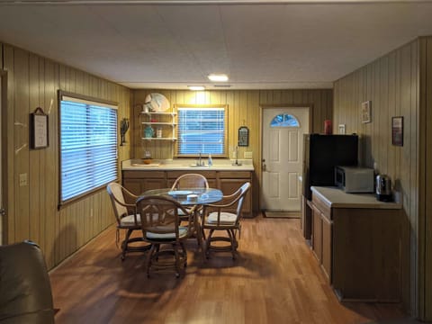 Dinette and Wet Bar in the Bedroom House...