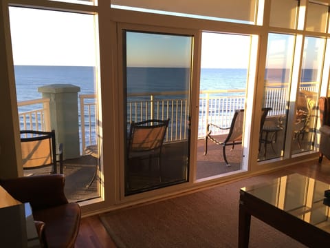 Ocean Front Great Room, you can never go wrong with this view!