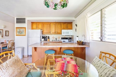 Kitchen & Dining area