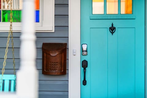 This rental is just a couple blocks north of the Clackamas River. You can enjoying swimming, fishing, hiking, white water rafting, and more!